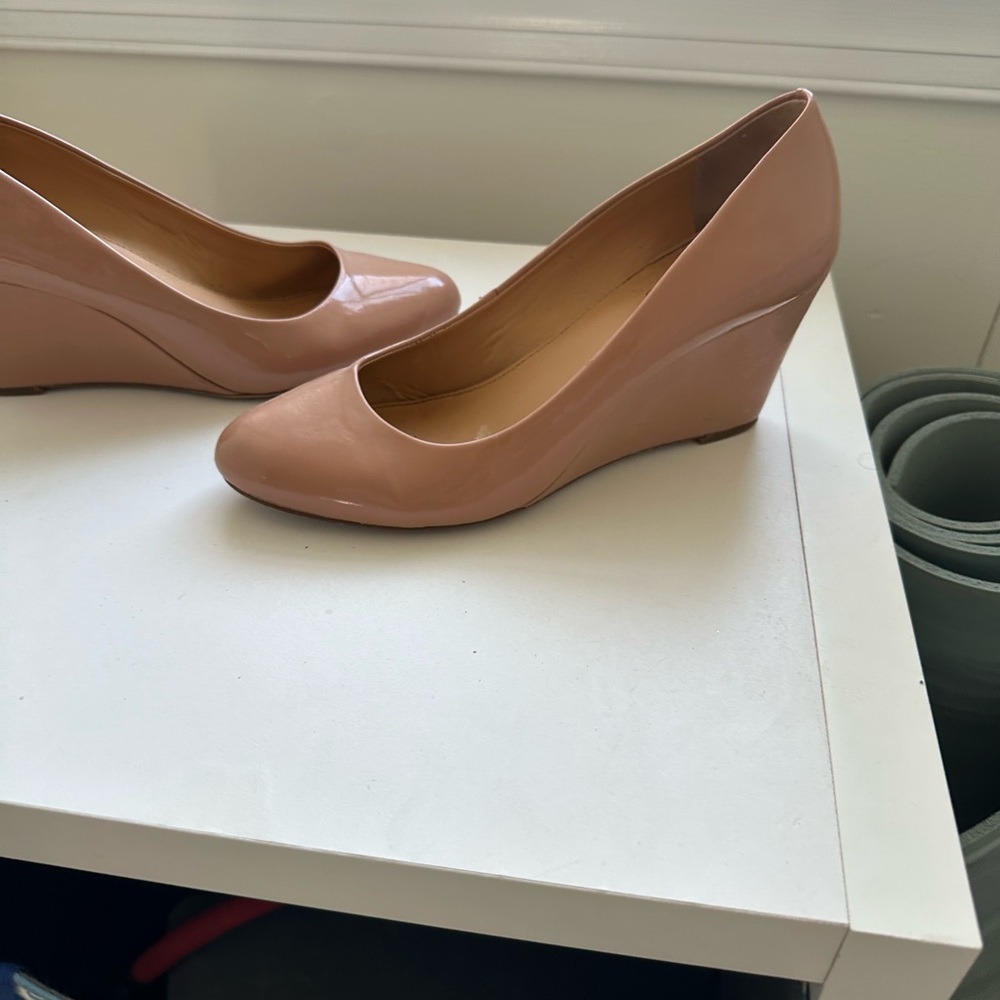 Elegant jcrew Nude Wedge Pumps - Picture 3 of 5
